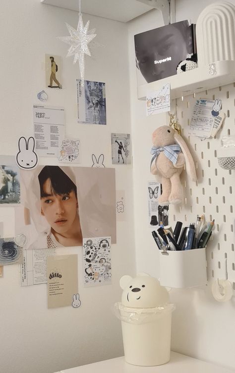 #Pegboard #Pegboardidea #aesthetic #kpop #blue #roominspo K Pop Shelf Ideas, Peg Board Desk, Pegboard Aesthetic, Kpop Pegboard, Korean Vibe, Ikea Pegboard, Kpop Shelf, Desk Idea, Crazy Houses