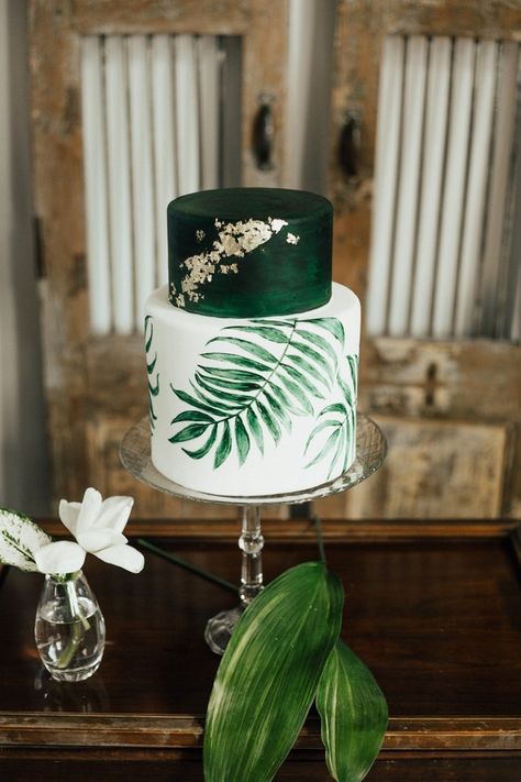 Jungle Wedding Cake, Botanical Wedding Cake, Green Birthday Cakes, 5 Tier Wedding Cakes, Tropical Wedding Cake, 4 Tier Wedding Cake, Green Wedding Cake, Boho Cake, 3 Tier Wedding Cakes