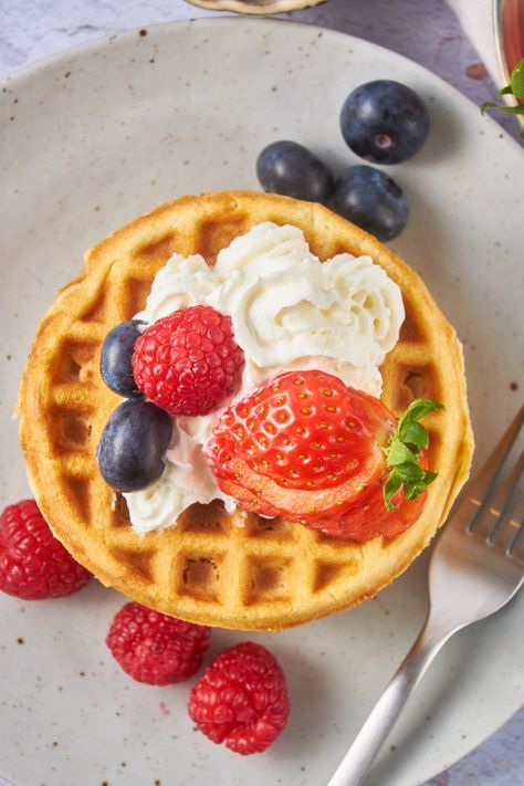 If you've been looking for how to make waffles with pancake mix, this recipe is everything you need. This Krusteaz waffle recipe makes... Krusteaz Waffle Recipe, Belgian Waffle Mix, Best Pancake Mix, Krusteaz Pancake Mix, Buttermilk Waffles Recipe, Pumpkin Waffles Recipe, Best Waffle Recipe, Make Waffles, Belgian Waffles Recipe