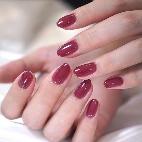 Round Press On Nails, Simple Nails Bridesmaid, Korean Nail Color, Raisin Nail Color, Nurse Approved Nails, Pretty Nail Colors For Fall, Jelly Burgundy Nails, Cool Winter Nail Designs, Nails No Acrylic Short