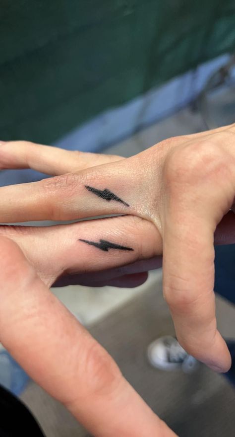 Tattoo date 🥰 Couples Hand Tattoos, Tattoo Date, Maching Tattoos, Small Matching Tattoos, Perfect Tattoo, Couple Hands, Matching Couple Tattoos, Matching Tattoo, Best Friend Tattoos