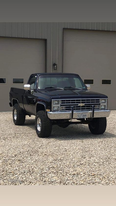 K 10 Chevy Trucks, Old Black Chevy Truck, 1980 Square Body Chevy, Modified Pickup Trucks, Chevy Square Body Trucks, Old Chevy Trucks, Black Trucks, Square Body Chevy, Squarebody Chevy