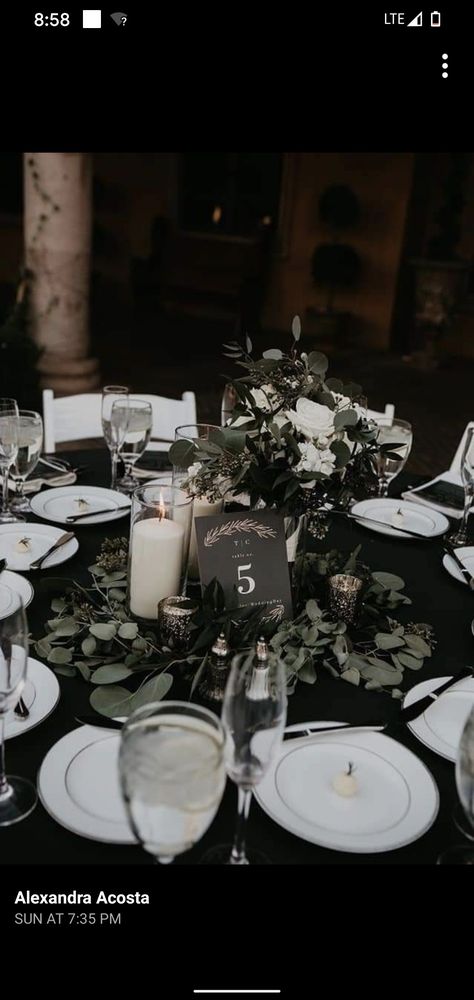 Black Tablecloth Wedding, Black Wedding Table, Round Wedding Tables, Villa Siena, Dark Green Wedding, Dark Wedding Theme, Black And White Wedding Theme, Green Themed Wedding, White Wedding Theme