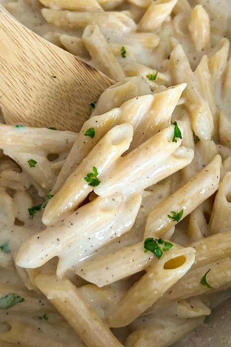 Cottage Cheese Alfredo Sauce, Cottage Cheese Alfredo, Cheese Alfredo Sauce, Cheesy Pasta Sauce, Healthy Alfredo Sauce, Cottage Cheese Pasta, Cheese Sauce For Pasta, Creamy Pasta Dishes, Cottage Cheese Recipes