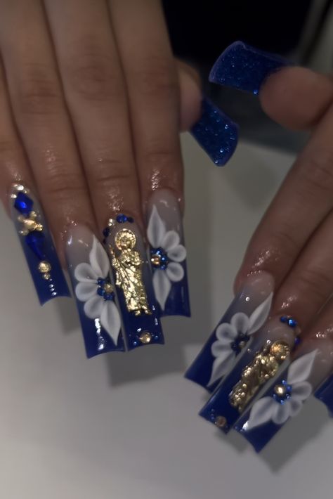 Long Square Acrylic Nails Royal Blue, Royal Blue Nails Xv, Royal Blue Quince Nail Ideas, Long Blue Acrylic Nails With Rhinestones, Navy Blue Nails With Gold Design, Nails For A Quinceanera, Dark Blue Korean Nails, Blue Nails For Quince, Quinceanera Nails Navy Blue