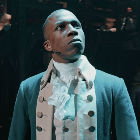 𝙖𝙖𝙧𝙤𝙣 𝙗𝙪𝙧𝙧 (𝙡𝙚𝙨𝙡𝙞𝙚 𝙤𝙙𝙤𝙢 𝙟𝙧.). Aaron Burr Aesthetic, Leslie Odom Jr Aaron Burr, Aaron Burr Hamilton, Burr Hamilton, Hamilton Aaron Burr, Alexander Hamilton Musical, Hamilton Aesthetic, Aaron Burr Sir, Musical Jokes