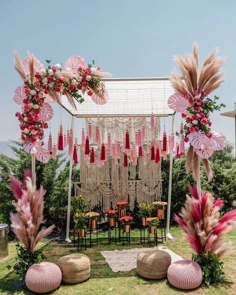 DecorDiyaa on Instagram: "Loving this chic boho setup adorned with beautiful tassels!! Decor @planboxweddingsandevents Follow @decordiyaa 👉Tag #decordiyaa to get featured #weddinginspiration #haldiceremony #engagement #shaadi #decordiaa #haldi #destinationwedding #eventmanagement #pellikuthru #pellikoduku #Reception #haldidecoration #weddingdecor #intimatewedding #southindianwedding #receptiondecoration #northindianwedding #mehandidecor #beachwedding #seemantham #mehandi #keralawedding #mand Boho Mehandi Decoration, Haldi Giveaway Ideas, Haldi Indoor Decoration, Boho Mehndi Decor, Boho Indian Wedding Decor, Boho Haldi Decor, Boho Mehendi Decor, Haldi Setup Decor, Mehandi Backdrop