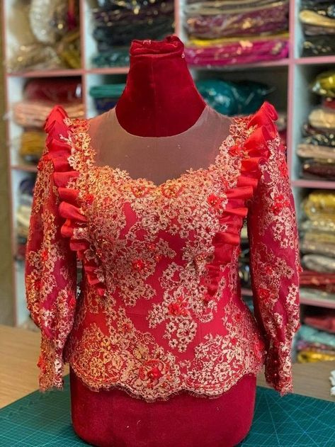 I love this Ibo Blouse Styles For Women, Cord Lace Blouse Styles, Igbo Blouse Styles For Wrapper 2024, Latest Igbo Blouse Styles, Latest Igbo Blouse, Ibo Blouse, Igbo Blouse Styles, Madam Blouse Styles, Madam Blouse Lace For Wrapper