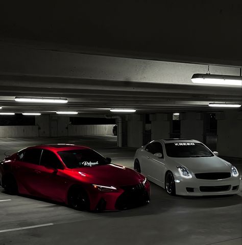 Duo Car Pics, Car Duo, Duo Pics, Red Sports Car, Car Aesthetic, White Car, Amelie, Jdm, Car Pictures