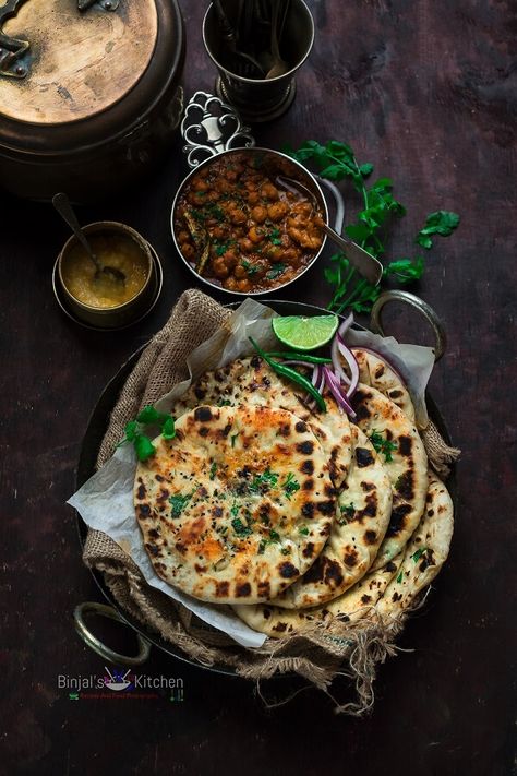 Amritsari Aloo Kulcha Kulcha Photography, Simple Healthy Food, Stuffed Naan, Non Veg Food, Tasty Healthy Food, Lunch Dinner Recipes, Delicious Indian Food, Soup Simple, Indian Food Photography