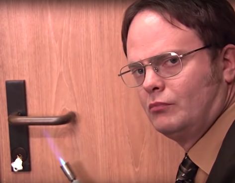 Someone Recut 'The Office' Fire Drill Scene As A Horror, And It's Frightening | HuffPost Dwight Schrute Icon, The Office Fire Drill, The Office Scenes, The Office Mood, The Office Icons, The Office Aesthetic, The Office Dwight, The Office Show, Office Tv Show