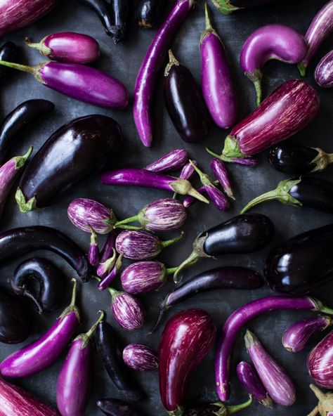 Like the rest of you, we love a good gourd come fall. But if you’re looking to switch things up this year, may we suggest the eggplant? Yes, it has a rather crude meaning in the emoji world, but get past its salacious reputation, and you’ll find that the fruit, with its rich hues and […] Ways To Cook Eggplant, Best Eggplant Recipe, Eggplant Varieties, Spiced Cashews, Eggplant Fries, Eggplant Recipes Easy, Deco Fruit, Red Curry Sauce, Norfolk House