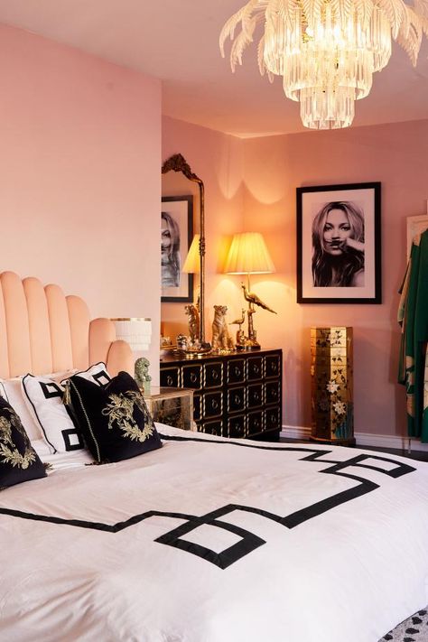 Pink Hollywood Regency Bedroom With Glass Chandelier and White Linens Los Angeles Bedroom Aesthetic, Hollywood Aesthetic Room, Old Hollywood Aesthetic Room, Hollywood Regency Decor Bedroom, Bookcase With Books, Modern Los Angeles Home, 1940s Interior Design, Hollywood Regency Interior Design, Antique Wooden Desk