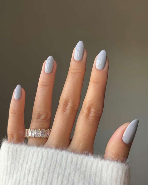 Nail Color Inspo 2024, Chrome Short Nails, Pale Blue Nails, Icy Blue Nails, Stone Nails, Grey Nails, Beauty Hacks Nails, Plain Nails, Hello Nails