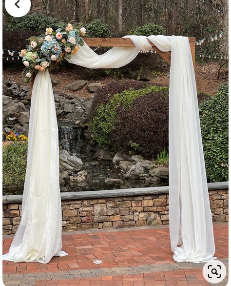 Simple Wedding Arbor Decor, Simple Wedding Arch Ideas, Wedding Arch Alternative, Ceremony Draping, Wedding Arch Tulle, Small Simple Wedding, Simple Wedding Arch, Wedding Cermony, Wedding Photo Walls