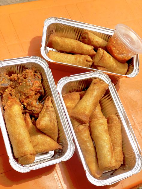 Small Chops Pictures, Samosa Pictures, Pastries Pictures, Small Chops Package In Nigeria, Small Chops, Afghan Food Recipes, African Recipes Nigerian Food, Amazing Food Platters, Carribean Food