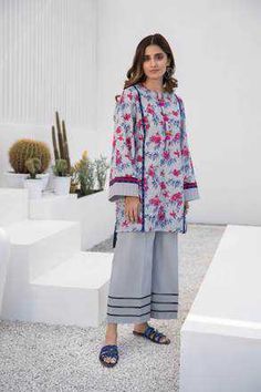 Lawn Casual Shirts Designing, Lawn Kurta Designs Women, Simple Shirt Designs, Lawn Kurta Designs, Lawn Dresses Designs, Trouser Designs Pakistani, Simple Shirt Design, Lawn Shirt Design, Lawn Dress Design