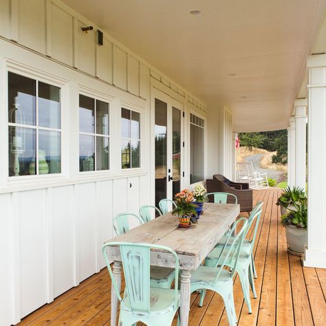 Yorkshire Rd. - Traditional - Porch - Columbus - by Renovations Unlimited | Houzz Rustic Farmhouse Interior, Farmhouse Porch Decor, Farmhouse Table Decor, Farmhouse Front Porches, Farmhouse Remodel, Porch Furniture, Farmhouse Porch, House With Porch, Metal Dining Chairs