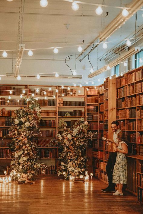 Isn't that the most romantic thing you can think of

A special proposal venue

A 95-year-old independent bookstore in Manhattan

Retro colors and warm lighting create a sense of ambiance Book Store Proposal, Proposal Venue Ideas, Bookstore Proposal, Bookstore Lighting, Library Proposal, Home Proposal, Bookstore Wedding, Christmas Library, Love Your Partner