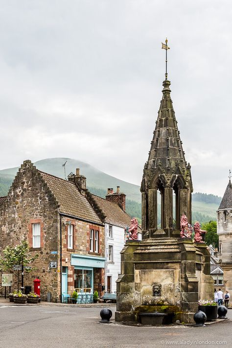 Day Out in Falkland, Scotland - What to See and Do Falkland Scotland, Scottish Vacation, Scotland Road Trip, Fife Scotland, Travel Scotland, Bonnie Scotland, Cap Vert, Georgian Architecture, Storybook Cottage