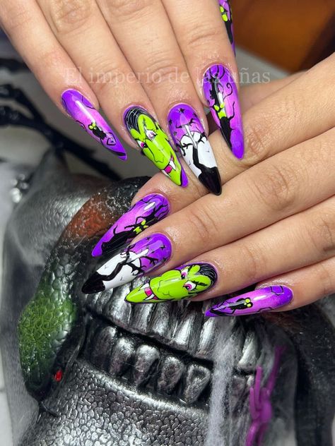 50+ Best Halloween Nails - living after midnite 2023 | Hallowen Nails 2023 Dracula Nail Art, Dracula Nails, Halloween Nail Art Tutorial, Cartoon Nails, Diy Nail Designs, Nails 2023, Halloween Nail, Halloween Nail Art, Nail Art Tutorial