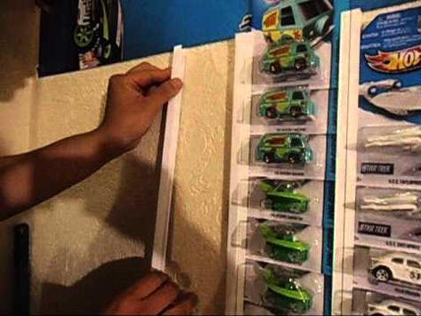 Coleccionador de Hot Wheels Alternativa - Hazlo tu mismo - YouTube Display Hotwheels Ideas, Hot Wheel Displays Diy, Hot Wheels Organization Ideas, Hot Wheel Displays, Hot Wheels Storage Ideas Diy, Hot Wheel Wall Display, Hot Wheels Collection Display, Hotwheels Display Ideas, Hot Wheels Display Ideas