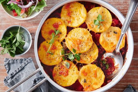 Rug up with this cheesy chilli and polenta bake that is perfect for cold nights in on the couch. Polenta Dumplings, Food For Healthy Hair, Beef Bake, Spicy Pumpkin Soup, Cheesy Polenta, Best Dumplings, Australia Food, Festive Food, For Healthy Hair