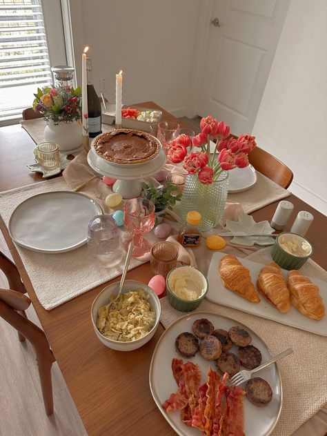 Brunch, spring, easter, spread, aesthetic, spring morning Easter Girls Brunch, Easter Breakfast Aesthetic, Easter Brunch Spread, Easter Lunch Aesthetic, Friends Easter Party, Spring Breakfast Aesthetic, March Inspo Aesthetic, Spring Sleepover Ideas, Easter Day Aesthetic