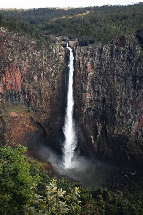 Wallaman Falls, Australian Road Trip, Waterfall Pictures, Chasing Waterfalls, Australia Travel Guide, Oceania Travel, North Queensland, Travel Vlog, Queensland Australia