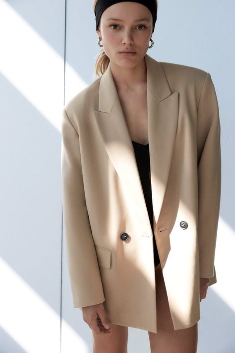 Oversize Blazer Outfit, Oversize Blazer, Cut Blazer, Zara Coat, Stylish Maternity Outfits, Blazer Outfit, Zara Blazer, Stylish Maternity, Double Breasted Jacket