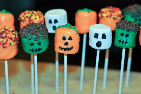 Fall Bake Sale, Fun Halloween Desserts, Halloween Pretzels, Mini Caramel Apples, Spooky Cake, Wilton Candy Melts, Halloween Cake Pops, Dulces Halloween, White Chocolate Candy