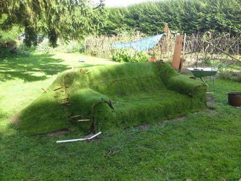 mini golf sofa? Grass Couch, Sunflower Room, Crazy Stuff, Summer Projects, Mini Golf, Photo Shoot, Mood Board, Lawn, House Interior