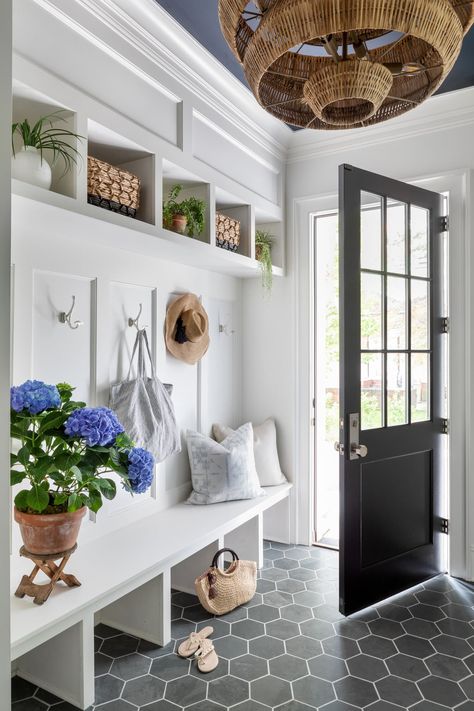 Great mudroom ideas are essential for trying to organize all of the chaos that is backpacks, lunch boxes, papers and more! Transitional Laundry Room, Styling Bookshelves, Mudroom Cabinets, Mudroom Makeover, Mudroom Ideas, Mudroom Design, Small Space Design, White Cottage, Built In Bench