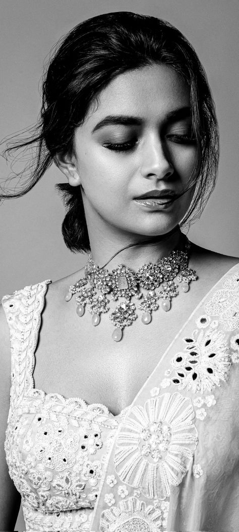 Keerthy Suresh Actress Sketch, Kirti Suresh, Keerthi Suresh, Keerthy Suresh, Bollywood Cinema, Beauty Face Women, South Actress, Actress Pics, Fav Celebs