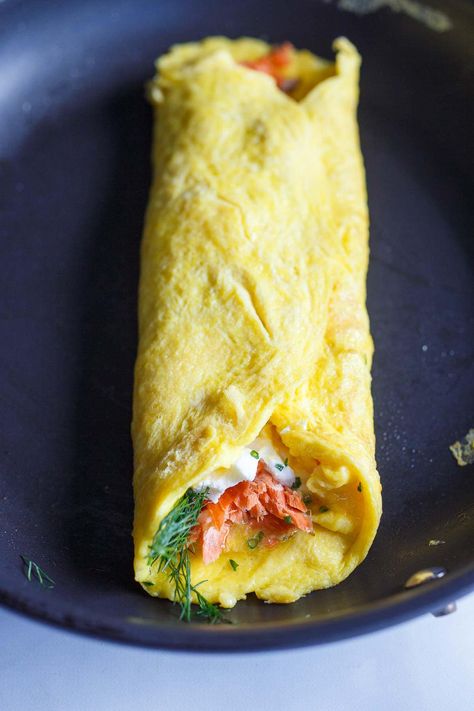 Basic Omelette Recipe, Salmon Omelette, Smoked Salmon Omelette, Salmon Dill, Dill Salmon, Spring Veggies, Creamy Goat Cheese, Omelette Recipe, Breakfast Quiche