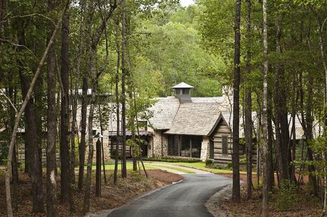 A long driveway winds toward the home, which is tucked among the trees. Vermeer Paintings, Modern Farmhouse Entryway, Long Driveway, Long Driveways, Guest Cottage, Colorado Homes, English Country House, The Nature, Driveway