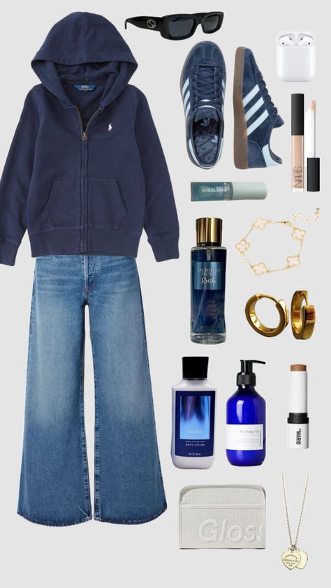 navy blue outfit 💙 Cream And Navy Blue Outfits, Navy Blue Long Sleeve Shirt Outfit, Navy Blue Crewneck Outfit, Outfit Ideas Navy Blue, Navy Tshirt Outfit, Navy Blue Outfit Aesthetic, Blue Crewneck Outfit, Navy Blue Top Outfit, Navy Outfit Ideas