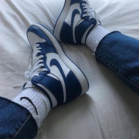 HYPEBAE on Instagram: “#hypebaekicks: Feeling the blues. Photo: @luvjack1e” Обувь Air Jordan, Skor Sneakers, Jordan Shoes Girls, Stylish Socks, Nike Air Shoes, Fresh Shoes, Hype Shoes, Shoe Inspo, Aesthetic Shoes