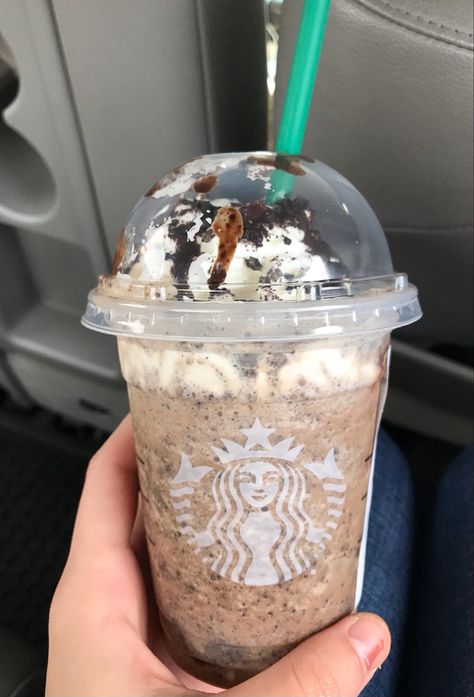 Cookie Crumble Frappuccino, Frappuccino Starbucks, Mocha Cookie Crumble, Cookie Crumble, Starbucks Rewards, Starbucks Frappuccino, Starbucks Drink, Chocolate Mint, Starbucks Recipes