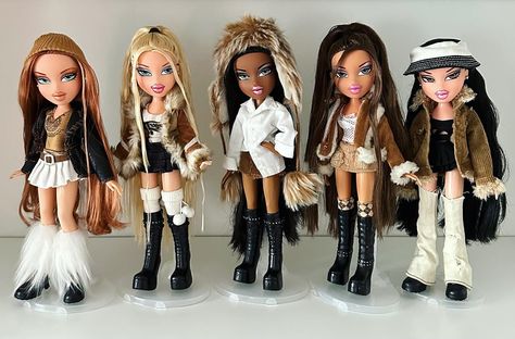 fall babes 🍂🤎 #bratz #bratzpack #bratzmeygan #bratzcloe #bratzsasha #bratzyasmin #bratzjade #bratzrestyle #dollphotography | Instagram Bratz Outfit, Bratz Outfits, Bratz Yasmin, Easy Landscape, Bratz Doll Outfits, Easy Landscape Paintings, Bratz Girls, 21st Birthday Photoshoot, Bratz Inspired Outfits