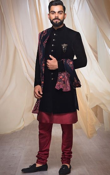 New Manyavar Kurta For Wedding Western Outfits For Men, Indo Western Outfits For Men, Indian Wedding Dress Traditional, Indo Western Dress For Men, Indian Wedding Suits Men, Indo Western Outfits, Indian Groom Dress, Sherwani For Men Wedding, Wedding Kurta For Men