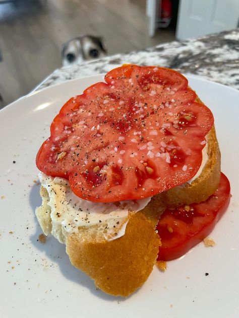 Tomato sandwich by Turtleramem Tomato Sandwich, Food Pics, Food Pictures, Clean Eating, Sandwiches, Bread, Meat, Collage, Pins