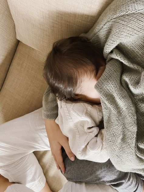 Mom Breastfeeding Baby Aesthetic, Baby Breastfeeding Aesthetic, Breastfeeding Aesthetic, Dinner Tiktok, Cozy Baby Room, Vibes Photography, Baby Aesthetic, Baby Tumblr, Dj Images