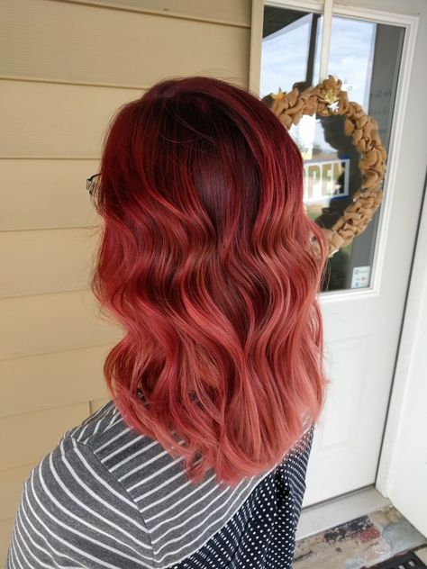 Rose Ginger Hair, Rose Gold Red Hair, Red Color Melt Hair, Fall Color Melt, Red Hair Fall, Pink Peach Hair, Hair Melt, Color Melt, Hair Color Rose Gold