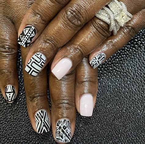 Wakanda Nails Designs, Afrocentric Nail Designs, Nail Designs For Black Women, Nail Designs On Natural Nails, Designs On Natural Nails, Nails For Black Women, Black And White Nail, Black And White Nail Art, Diva Nails