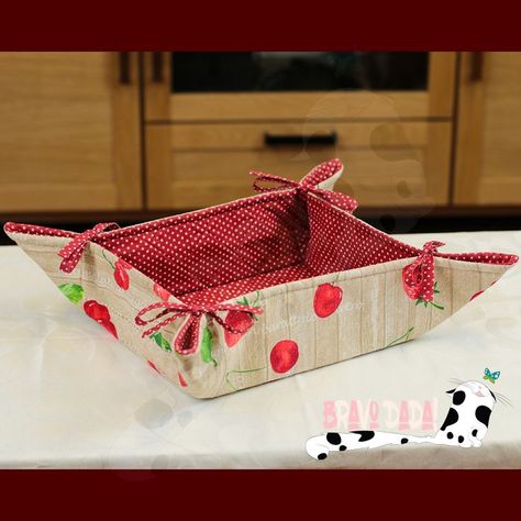 Quilted Bread Basket Free Pattern, Diy Fabric Bread Basket, Sewing Bread Basket, Bread Basket Sewing Pattern, Bread Basket Pattern, Bread Basket Liner Pattern, Fabric Bread Basket, Bread Basket Ideas For Table, Bread Basket Diy