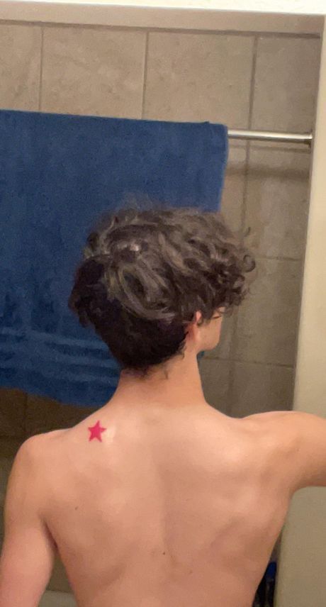 Anime Star Tattoo, Jojo Star Tattoo, Joestar Birthmark Tattoo, Joestar Family, Dragon Tattoo Ideas, Yin Yang Tattoos, Fire Tattoo, Star Tattoo, Stylist Tattoos