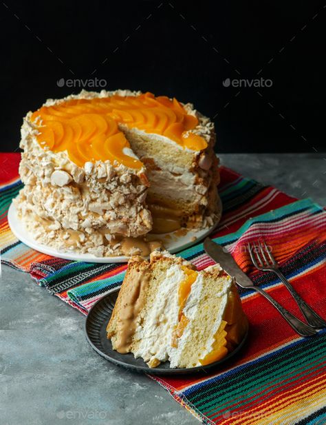 Uruguayan cake chaja: the famous cake from Uruguay, whipped cream, peaches by sweetcarrotphotography. Uruguayan cake chaja: the famous sponge cake from Uruguay, sponge cake stuffed with syrup, dulce de leche, whipped cr... #Sponsored #whipped, #Uruguay, #peaches, #cream Chaja Cake, Baked Meringue, Inside Cake, Most Popular Desserts, Angel Food Cake Mix Recipes, Importance Of Food, Whipped Cream Frosting, Peaches Cream, Latin Food