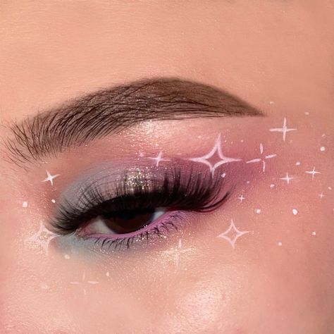 ✨🌸 dreamy muse eyeshadow look 🌸✨ EYES 🌸 @cosmic_brushes muse eyeshadow palette (shades used: rosewood, softly, fig, antique, petal) 💕… | Instagram Cosmic Eyeshadow, Universe Makeup, Water Activated Liner, Cosmic Makeup, White Lashes, Perversion Mascara, Galaxy Makeup, Eyeshadow Base, Tour Outfits