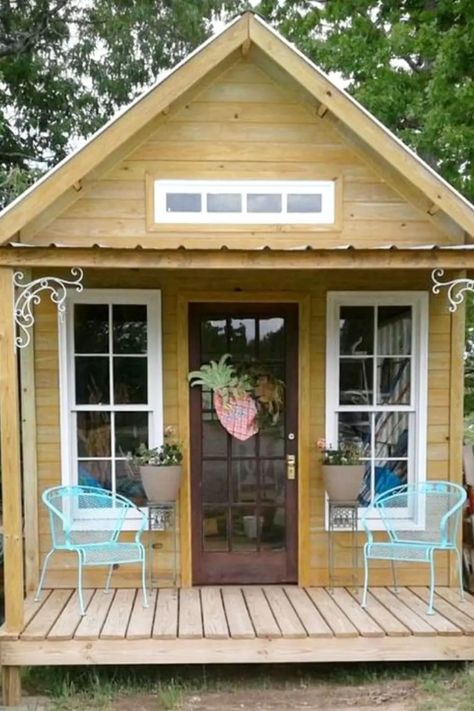 She Shed Ideas Inside & Out Pictures- Backyard Offices & Craftrooms Cute Shed Ideas Inside, Cute Shed Ideas, Shed Ideas Inside, She Shed Craft Room Ideas, Woman Cave Ideas, Cute Shed, Shed Office Ideas, She Shed Ideas Interior, She Shed Craft Room